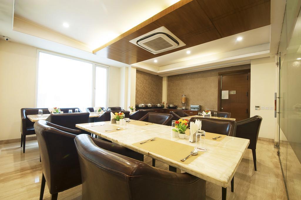 Alpina Hotels & Suites Nueva Delhi Exterior foto