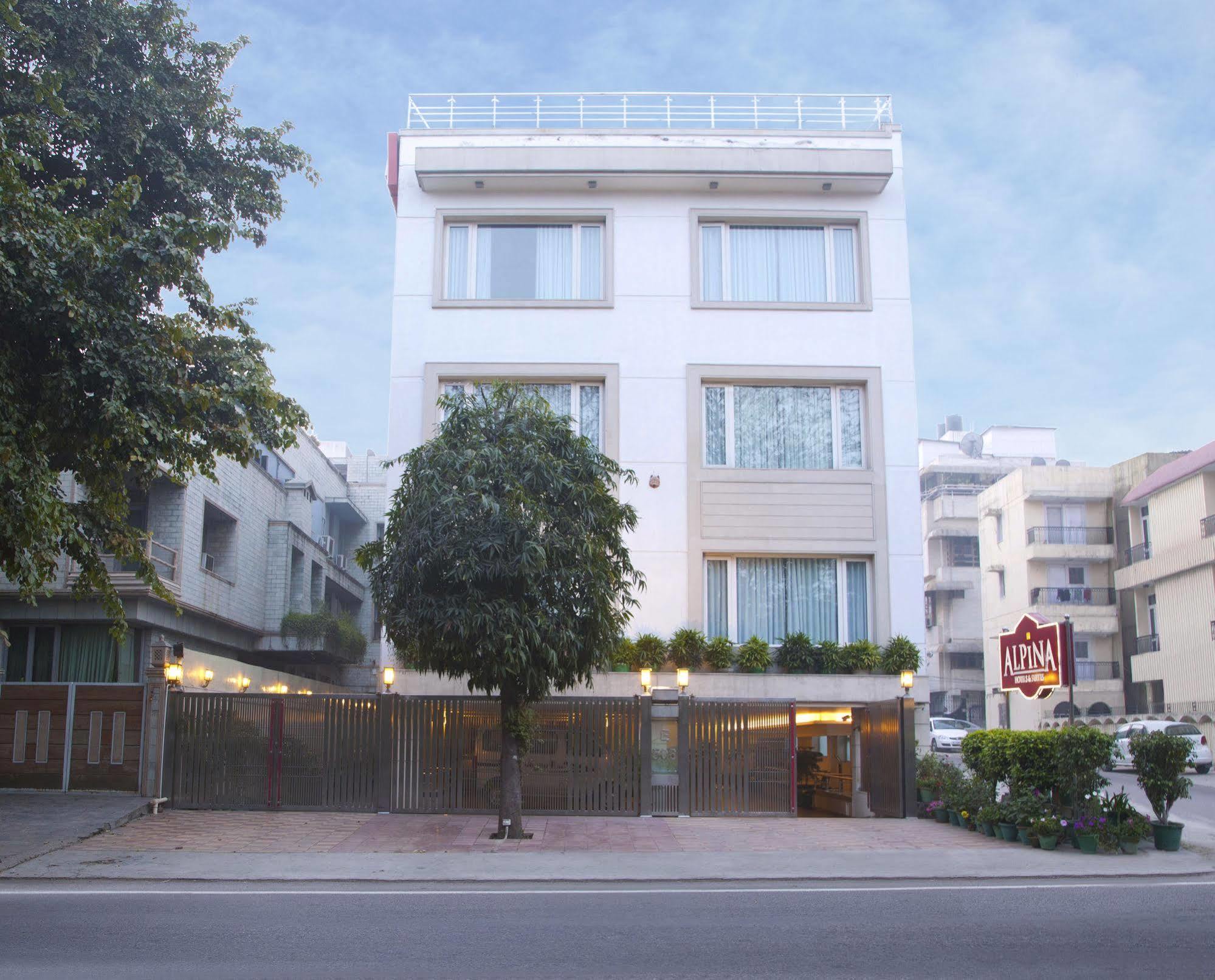 Alpina Hotels & Suites Nueva Delhi Exterior foto