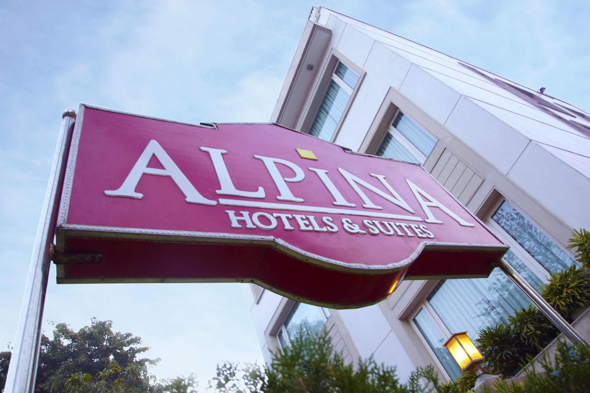 Alpina Hotels & Suites Nueva Delhi Exterior foto