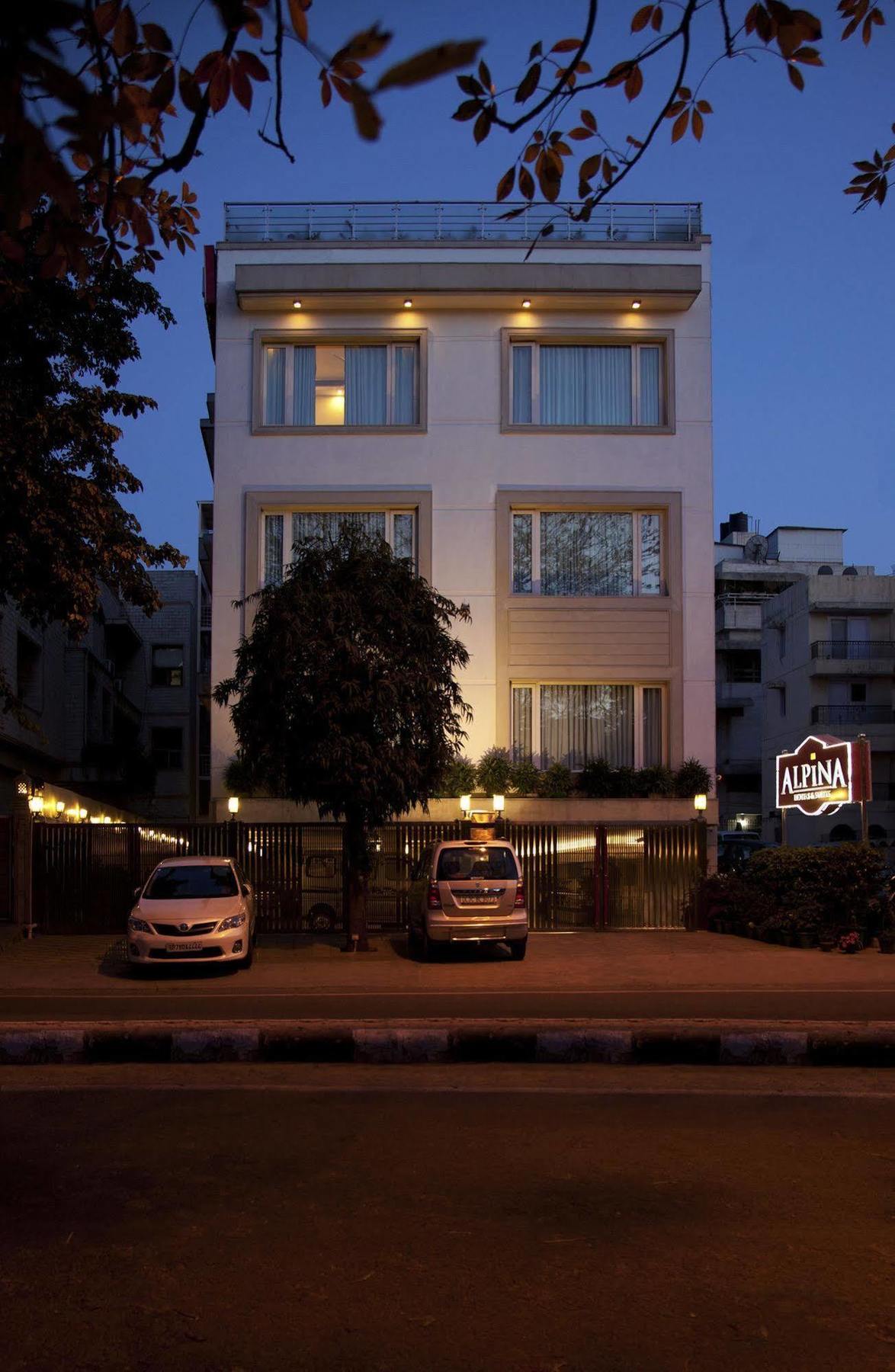 Alpina Hotels & Suites Nueva Delhi Exterior foto