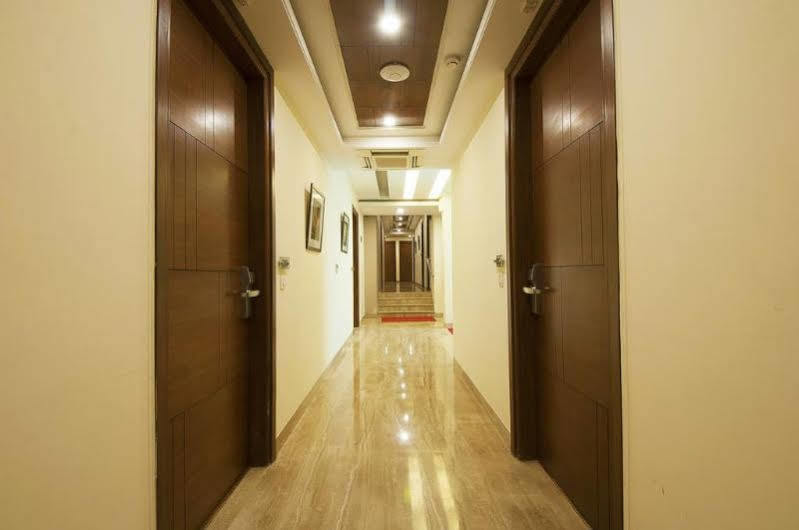 Alpina Hotels & Suites Nueva Delhi Exterior foto